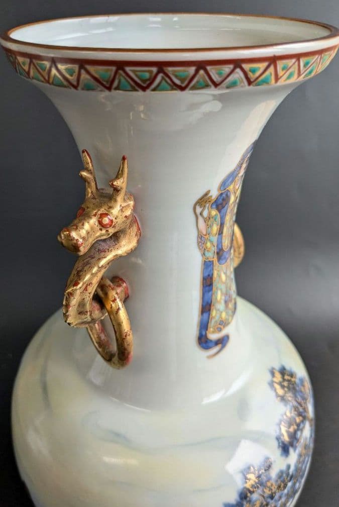 金彩染付彩色松文双耳壷