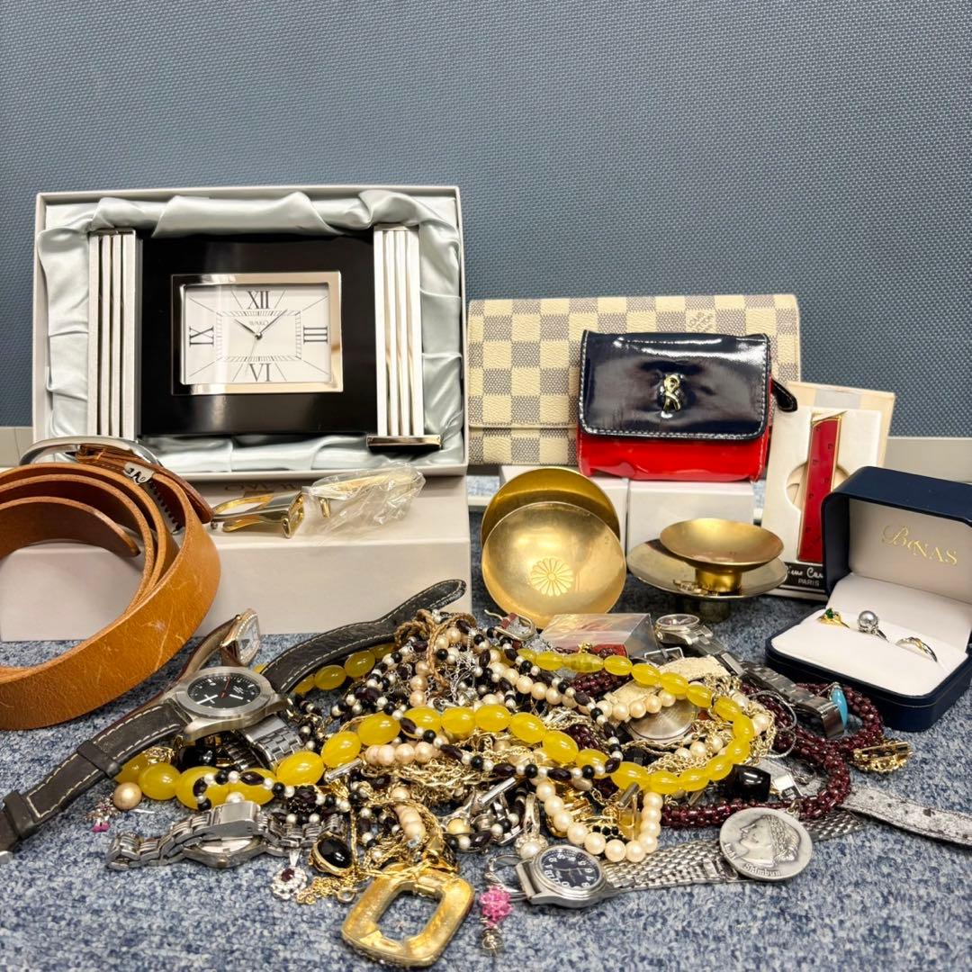 遺品整理 アクセサリー 時計 まとめ ブローチ タイピン 刻印未検品 1588