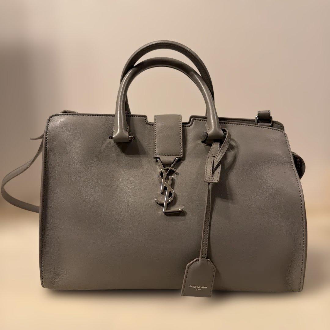 Saint Laurent グレー レザー ショルダーバッグ