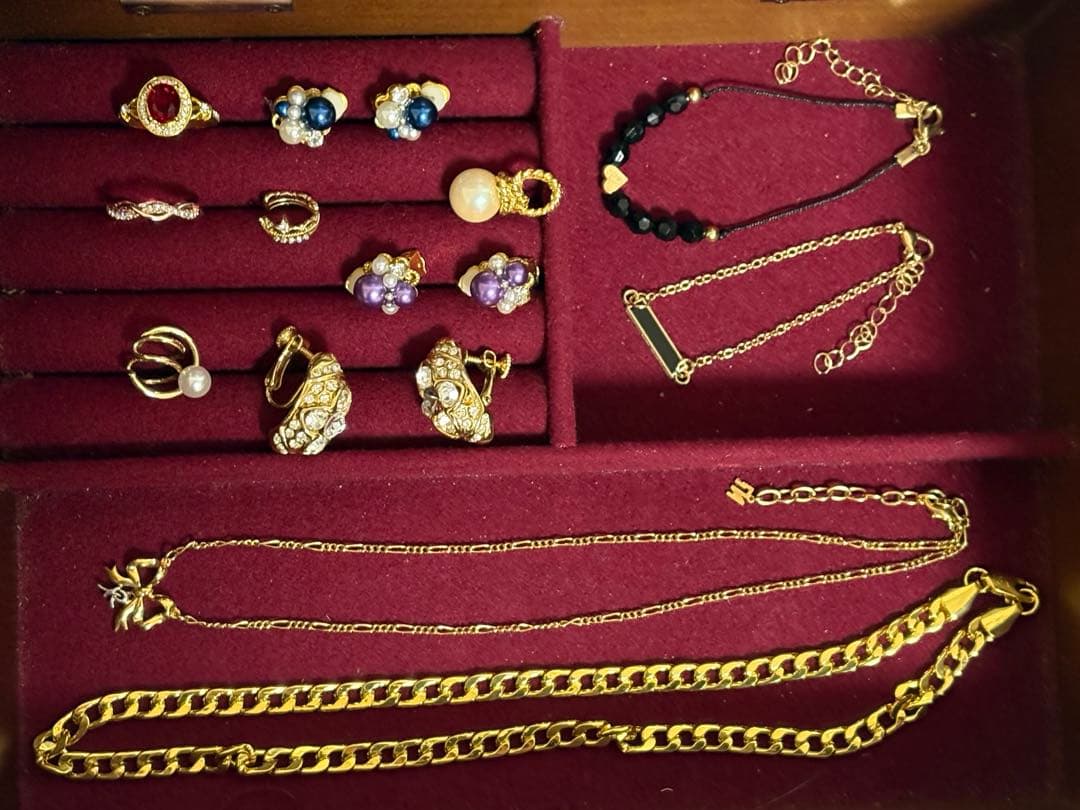 ア*ズ様 整理品・私物ゴールドアクセサリーまとめ