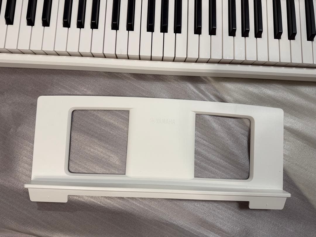 Yamaha 電子キーボード　ホワイト