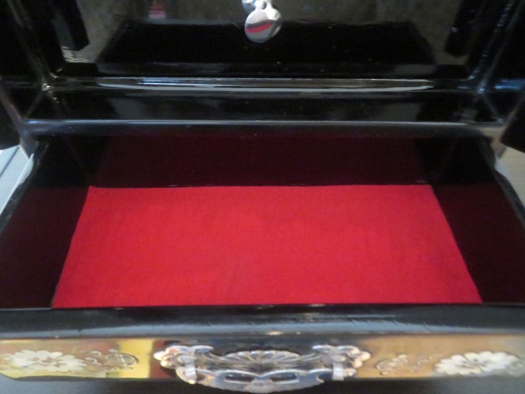 韓国 螺鈿 黒漆 白蝶貝 鶴 花 鳥 小物入 箪笥 ジュエリーボックス 象嵌