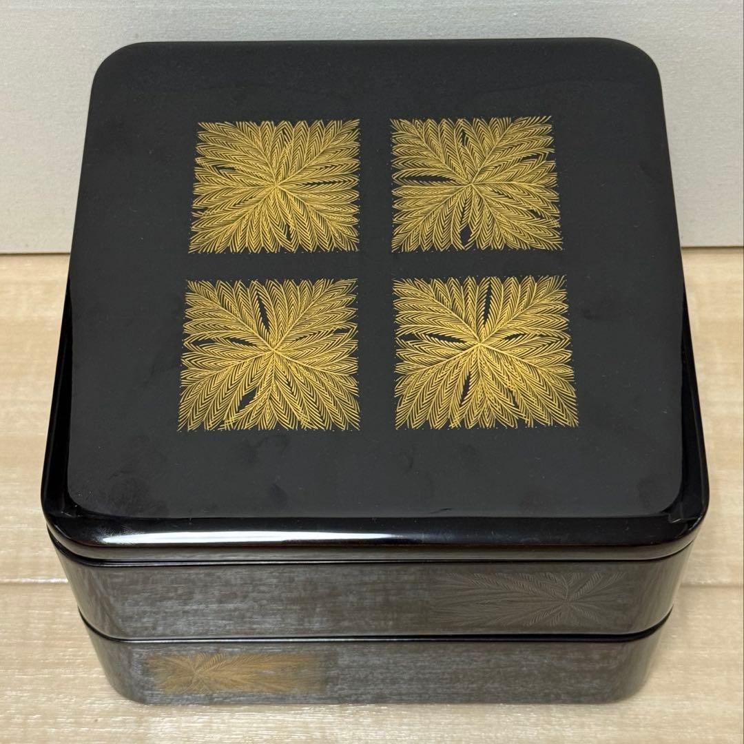 ごっちゃん　輪島塗 黒塗内朱 金銀沈金 羊歯紋様 二段重 重箱