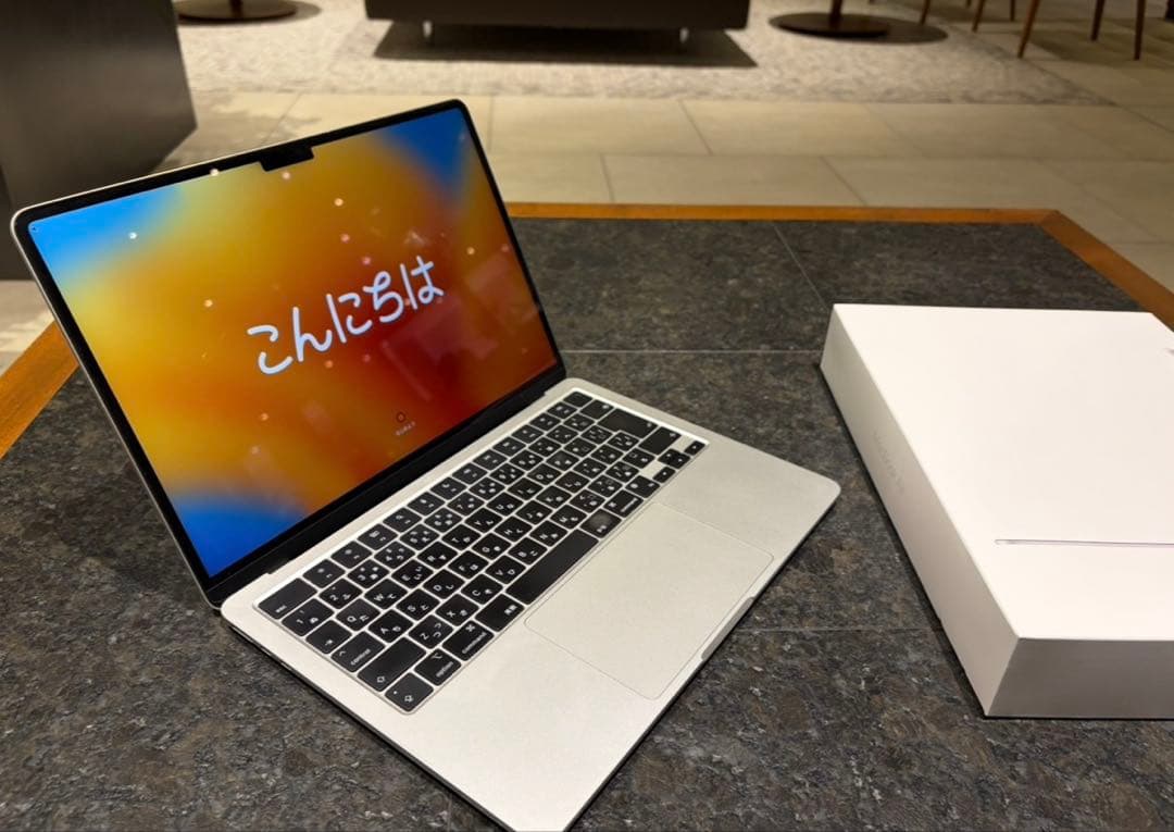 【箱・備品付き】MacBook Air M2チップ