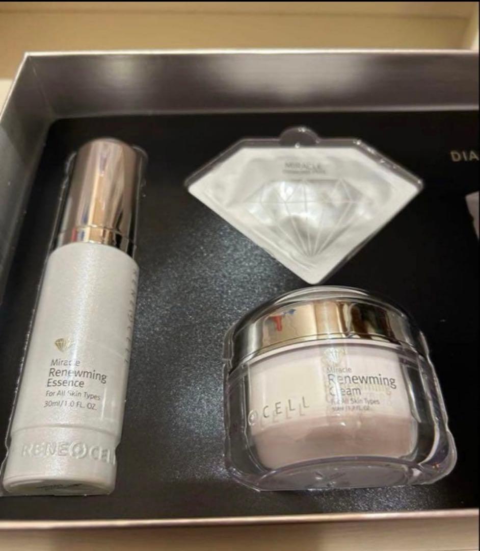 韓国人気な化粧品ルネセルダイヤモンドピール3点セットトナー2本