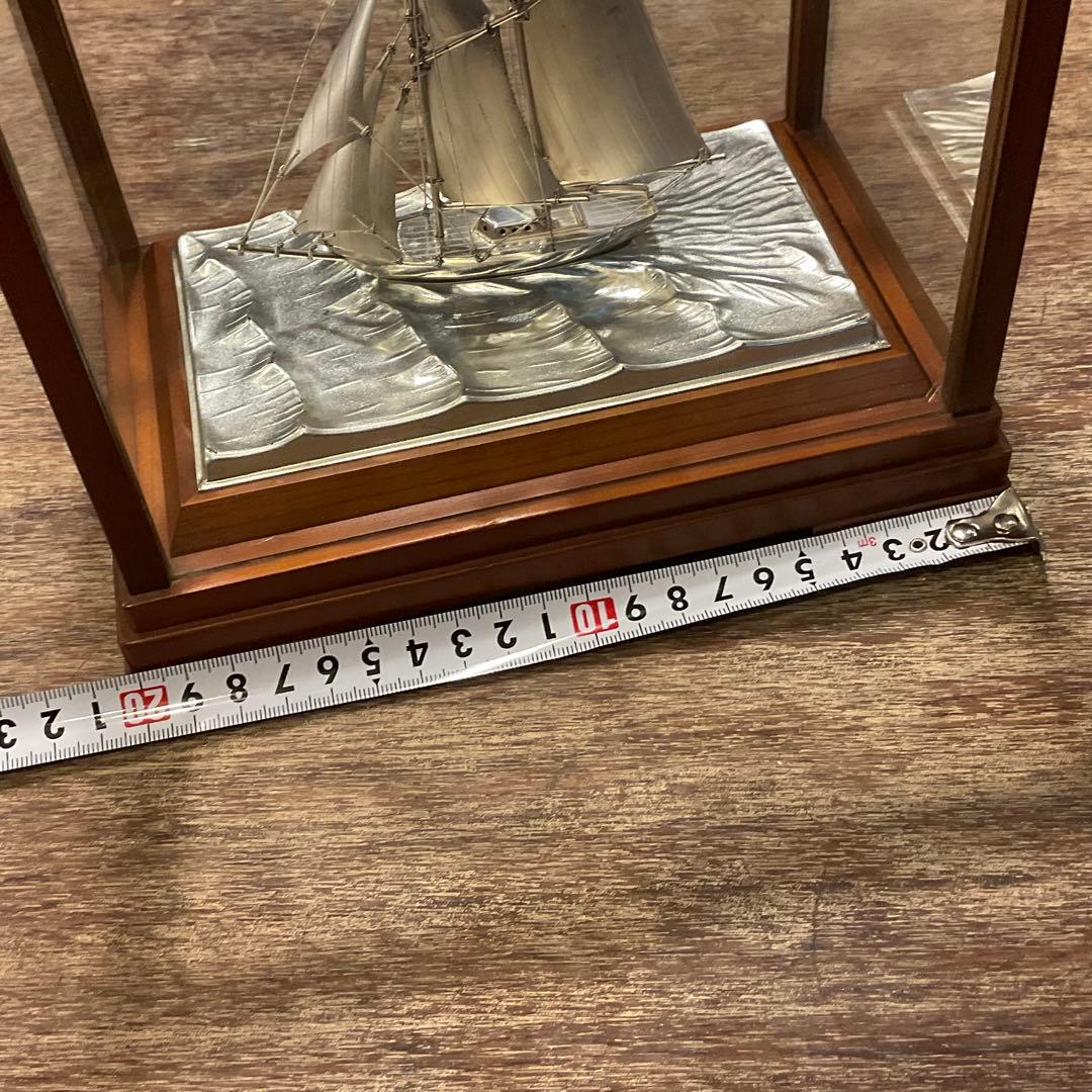 銀製(純銀刻印)帆船 置物 台付 ヨット シルバー 金属工芸 ガラスケース