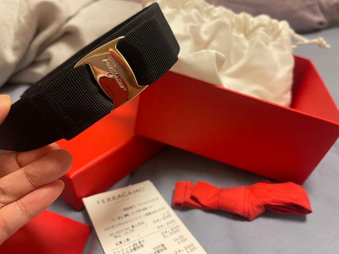 【新品・正規品】フェラガモ Ferragamo ヘアバンド ブラック 箱付き