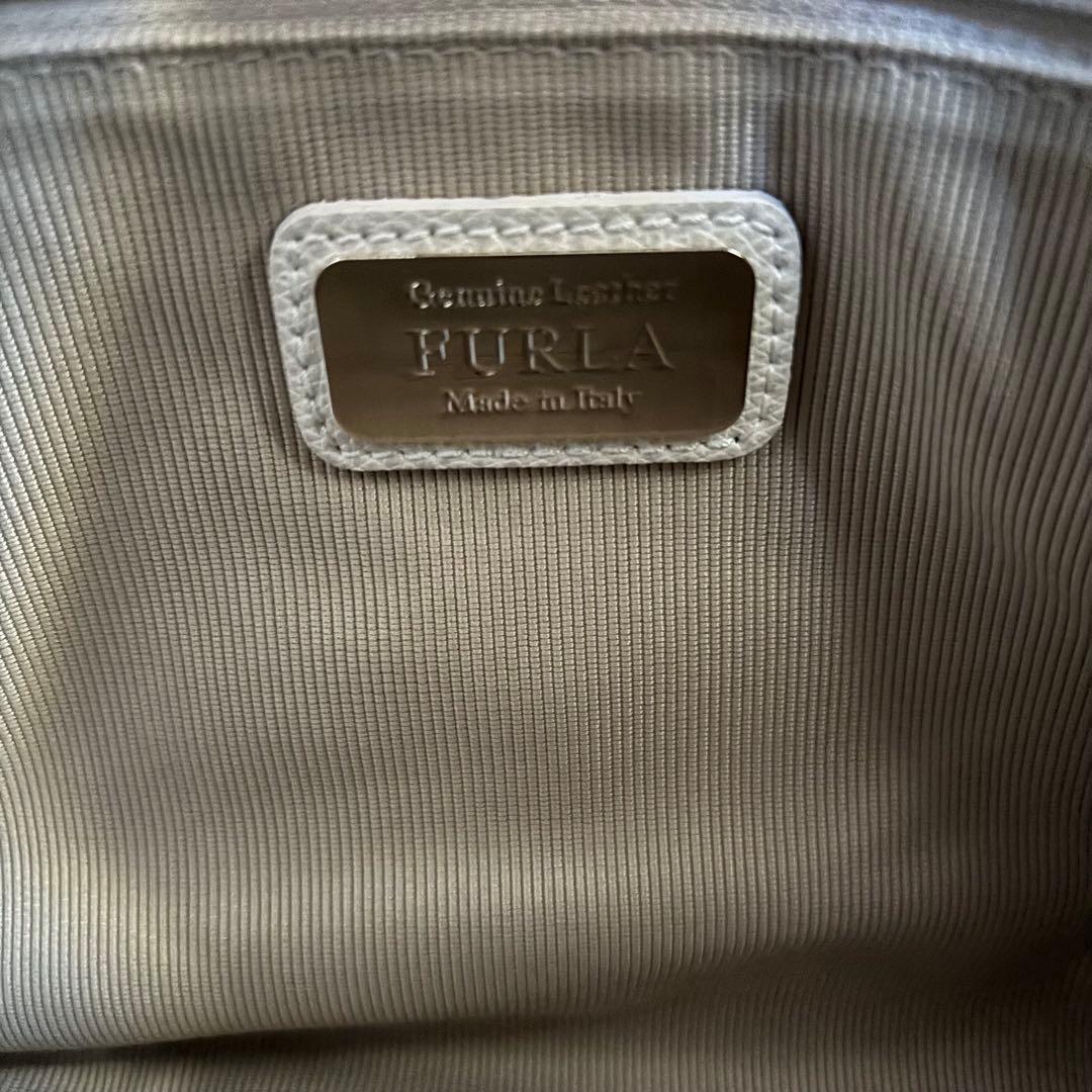 よっぴたん 　FURLA フルラ　パイパー　白　ホワイト　ショルダーバッグ