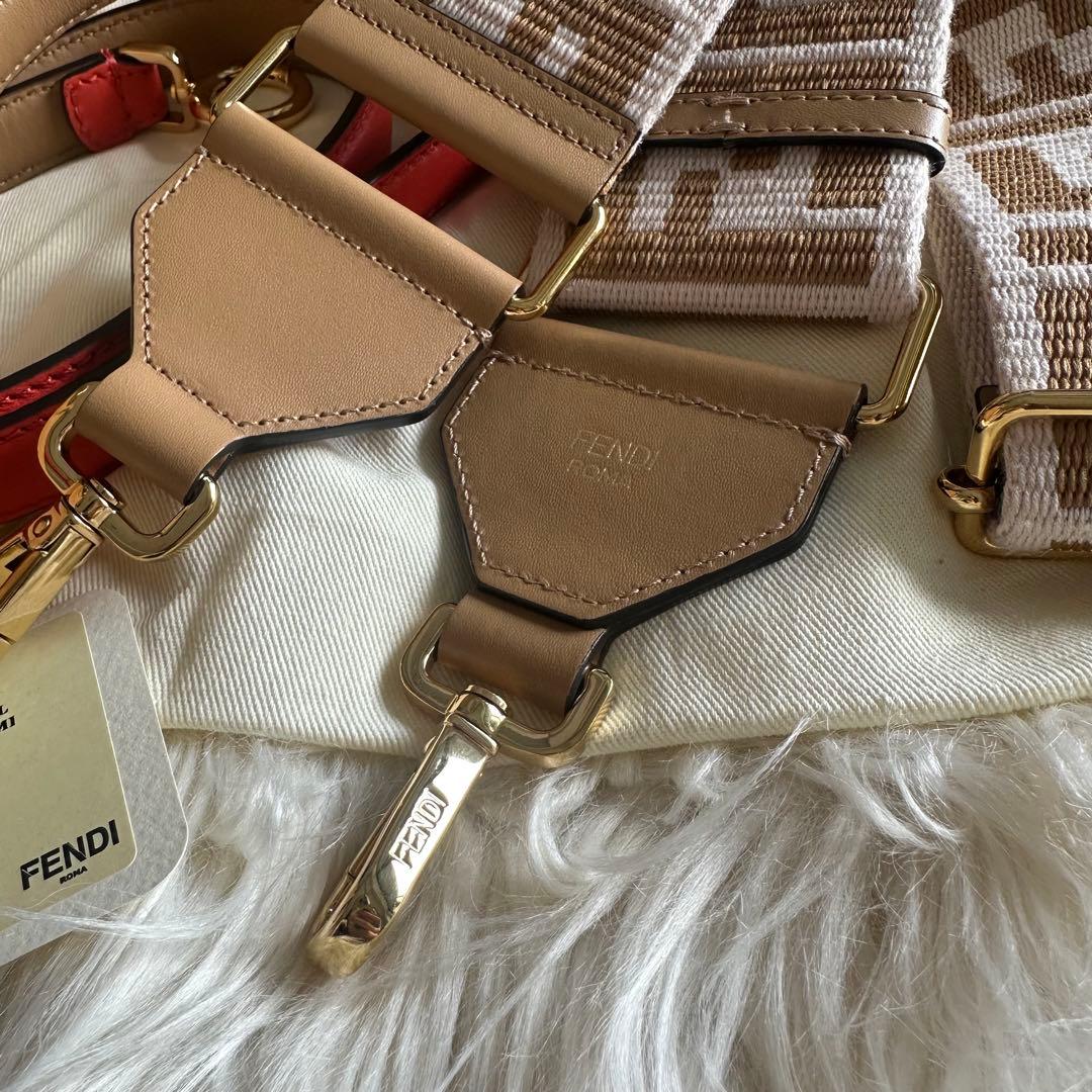 FENDI ピーカブー アイシーユー スモール