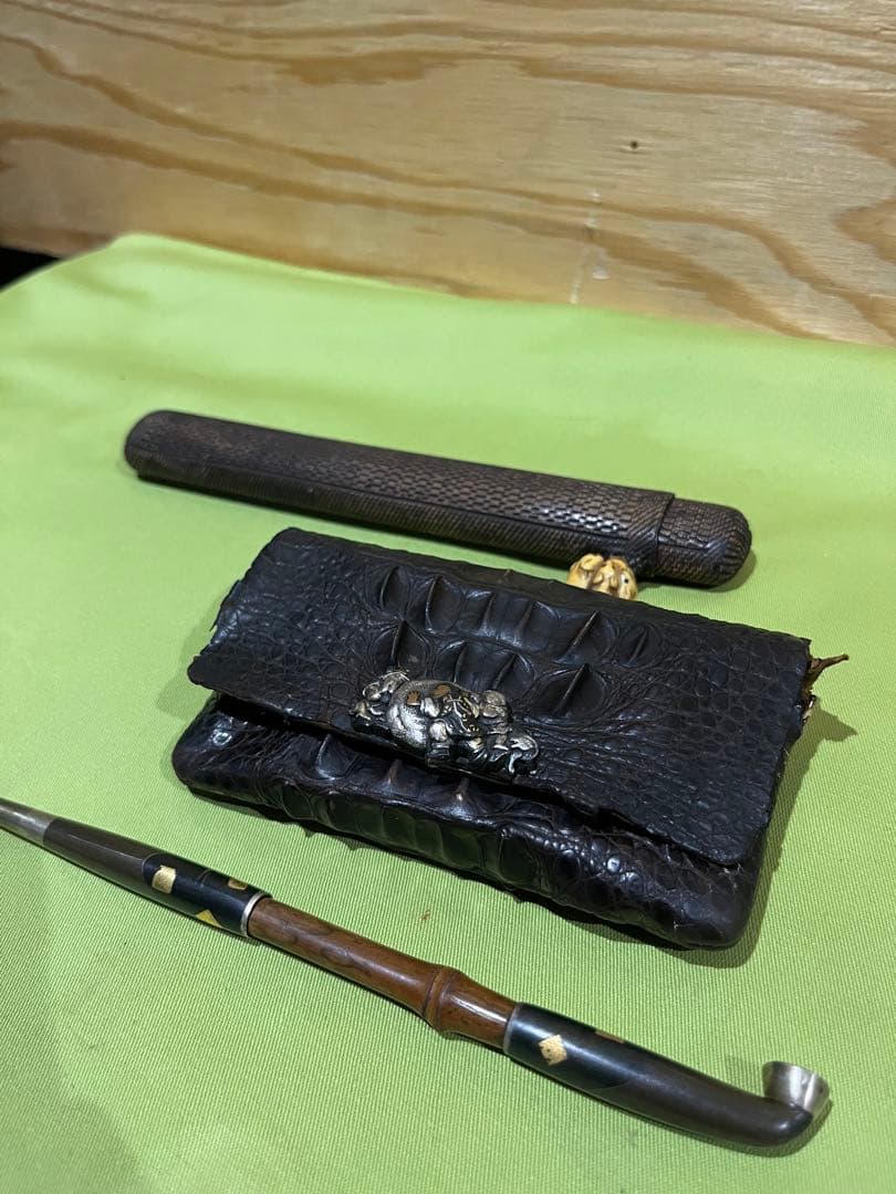 喫煙具　当時物　クロコダイル　煙管入れ　煙管　金銀装飾