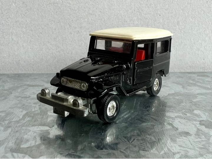 トミカ ランドクルーザー No.2 日本製