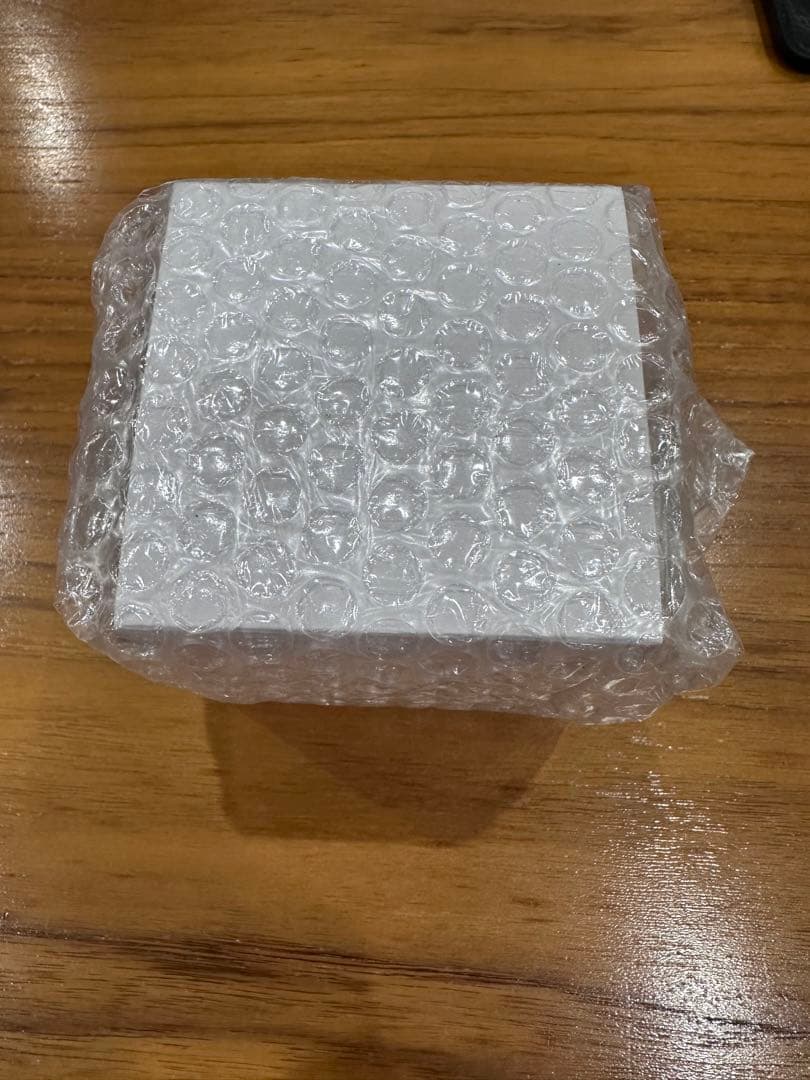 ディズニーJCB40周年ペーパーウェイト、ピンバッチ5点セット