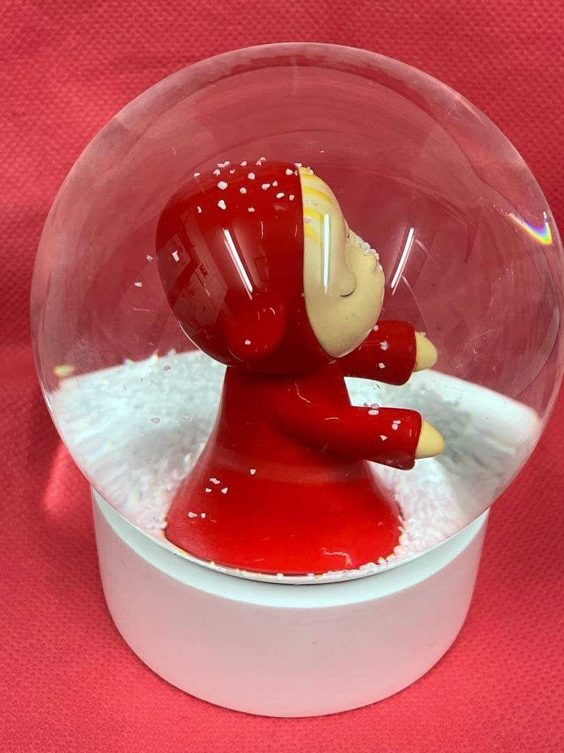 ☆ 奈良美智スノードーム(赤) 『Little Wanderer 』☆