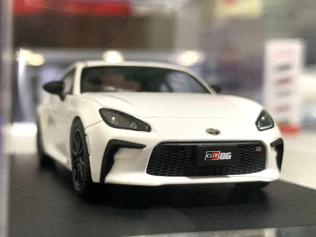 ハイストーリー　GR86 RZ クリスタルホワイトパール　1/43ミニカー