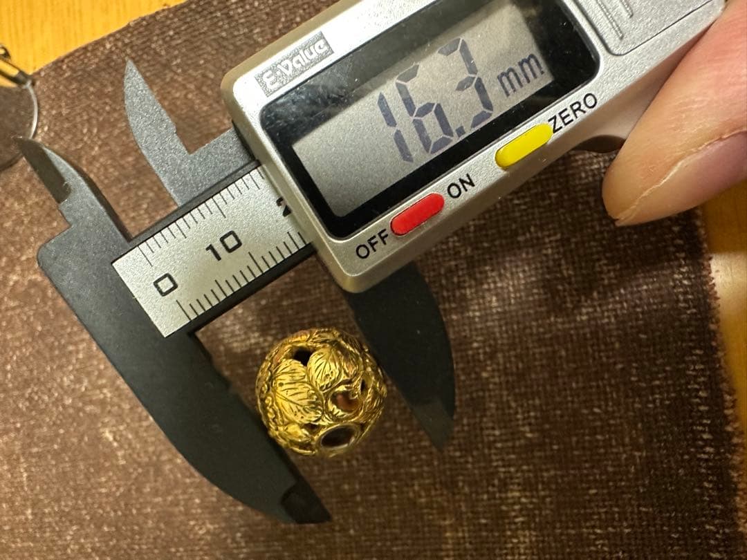 金緒締　緒締　玉　金工　工芸品　江戸　骨董古美術