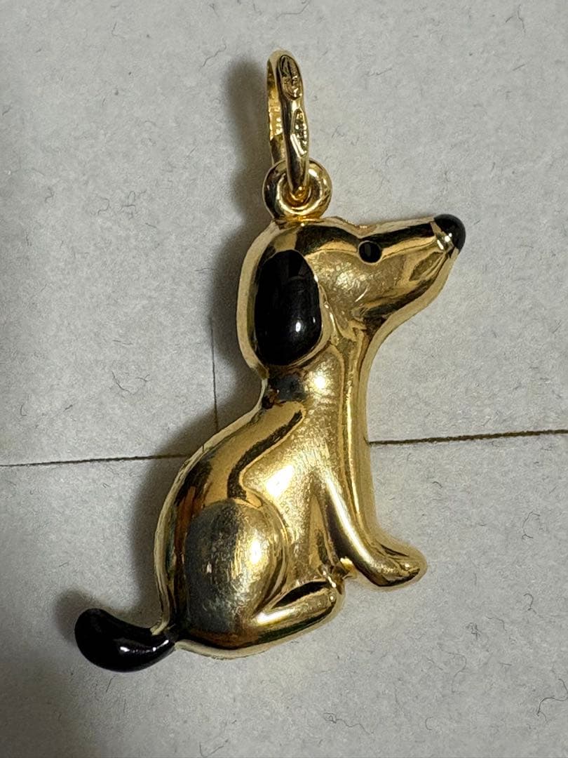 750 (K18) UNOAERRE 犬モチーフ　ペンダントトップ