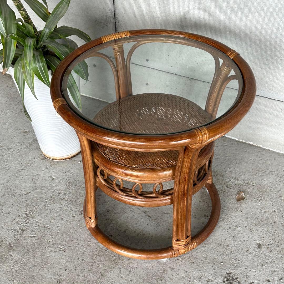 ⭐️即決価格⭐️ラタンサイドテーブル　丸型ガラステーブル　藤　天板49cm