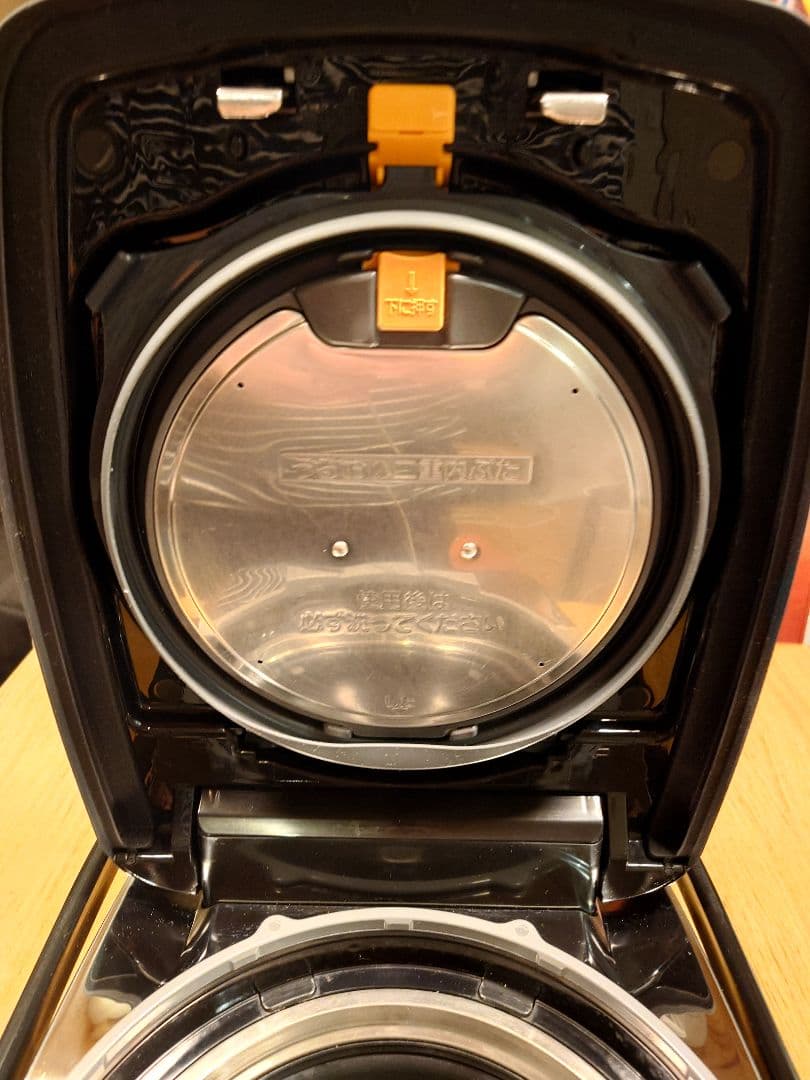 象印　圧力IH炊飯器 極め炊き NW-AS10 南部鉄器　極め羽釜