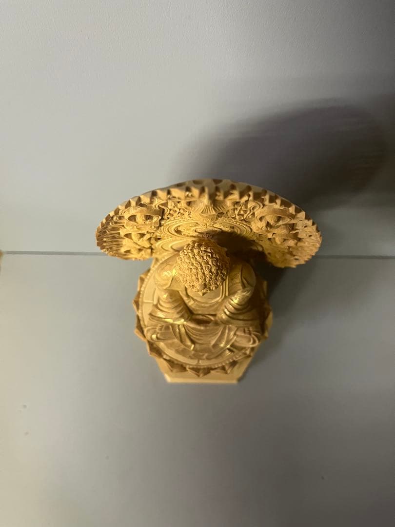 柘植　木彫　座釈迦　六角台座付　唐草光背　金泥書　アクリルケース付　27