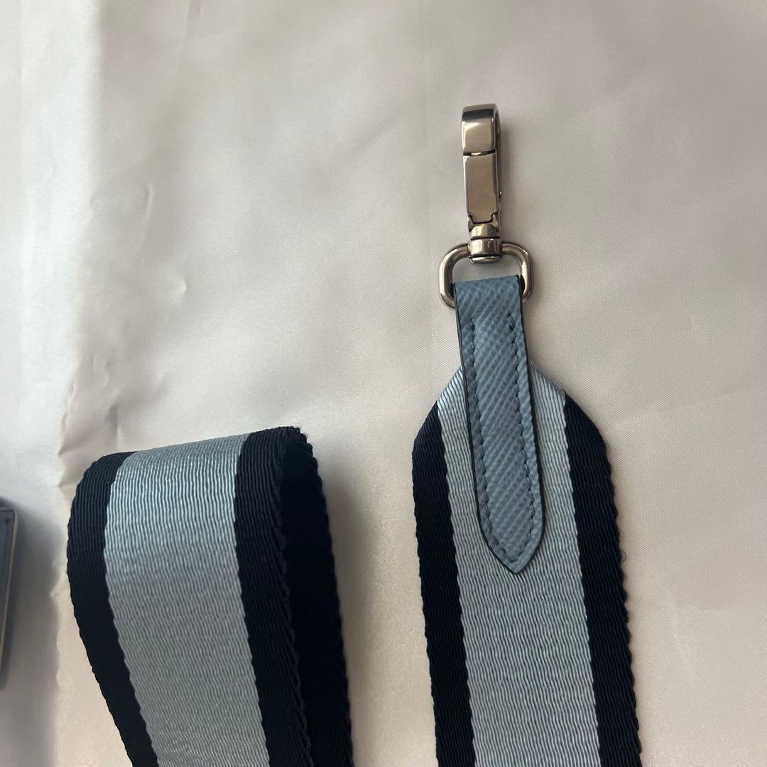 (ゆこ)PRADA ライトブルー ハンドバッグ ショルダーストラップ付き
