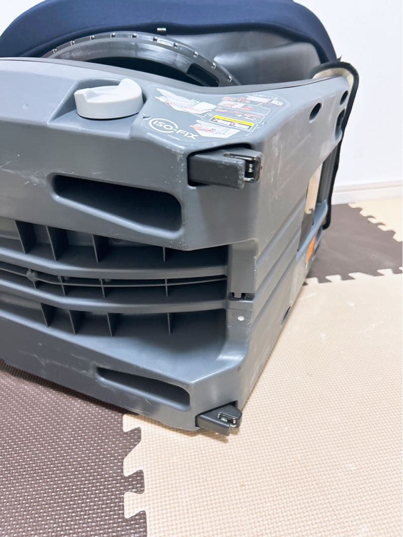 コンビ クルムーヴスマート Light ISOFIX チャイルドシート 新生児