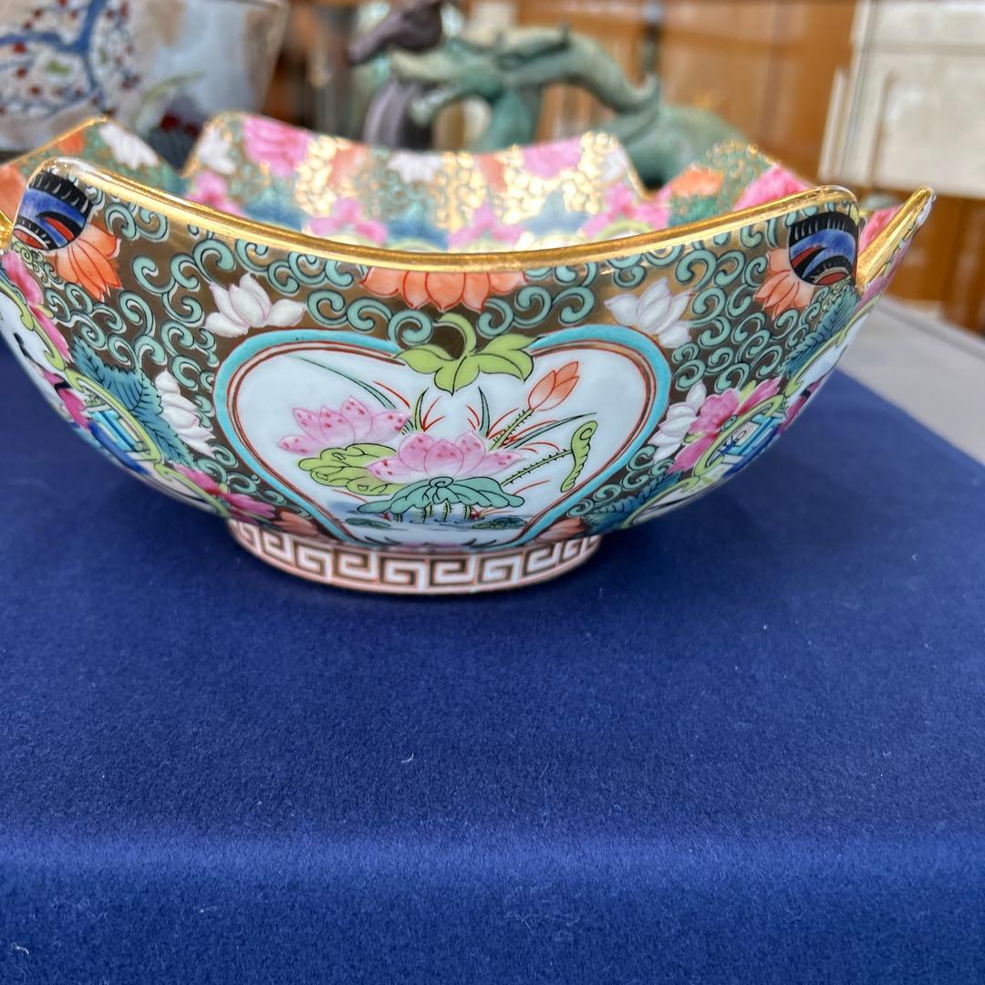 色鮮やかな花柄の陶磁器皿　24センチ