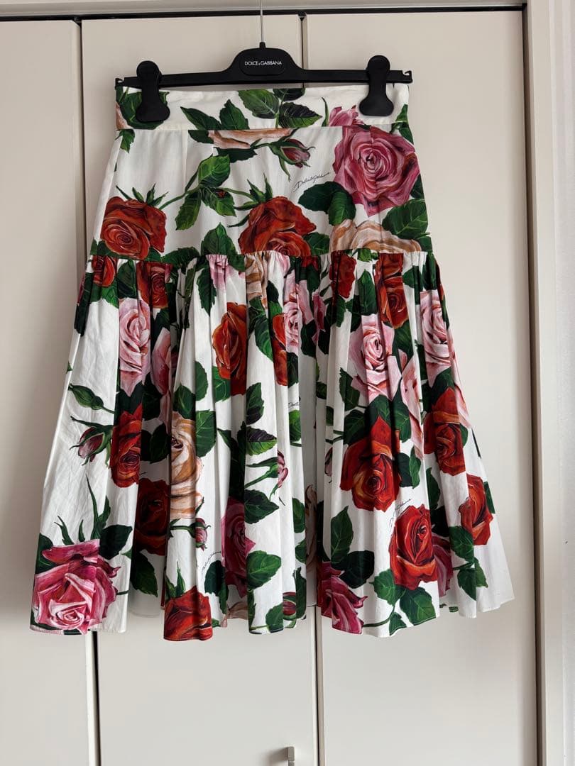 ドルチェ＆ガッバーナ　フレアスカート ひざ丈　薔薇　42