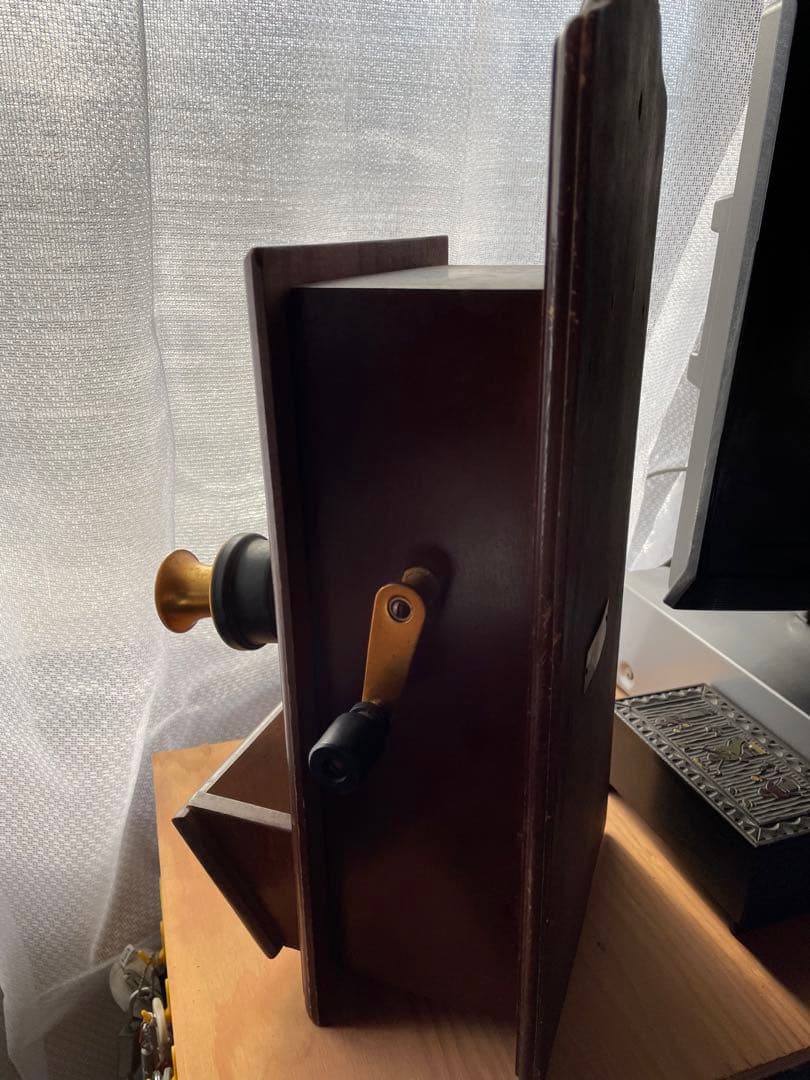 レトロ電話型AMラジオ