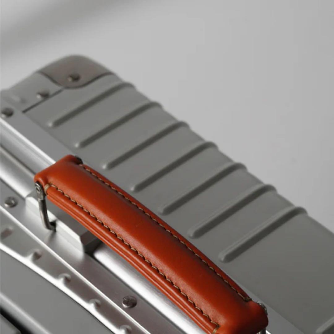 イノベーター アルミスーツケース シルバー INV5811STP キャリーケース