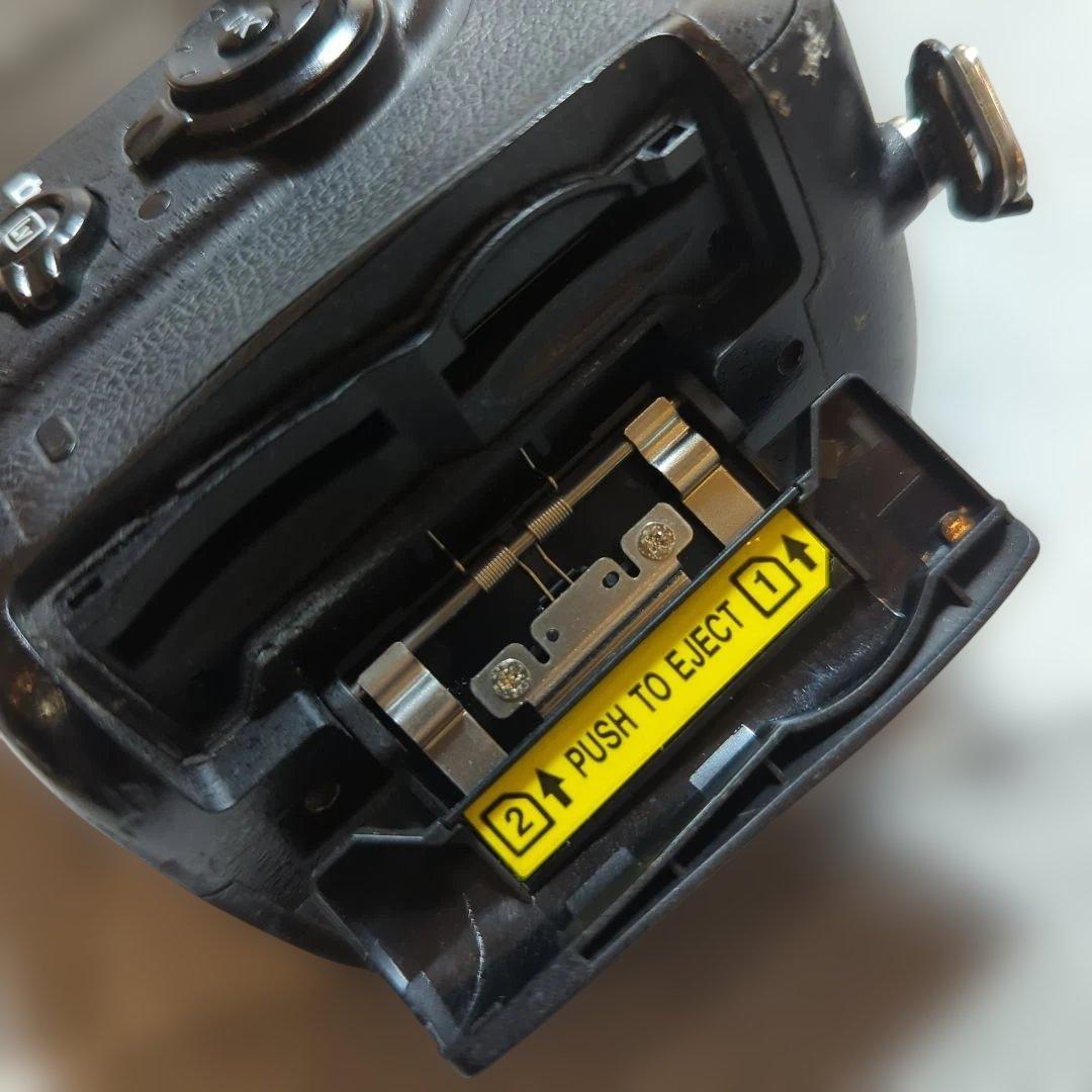 Nikon D7200 デジタル一眼レフカメラ 本体