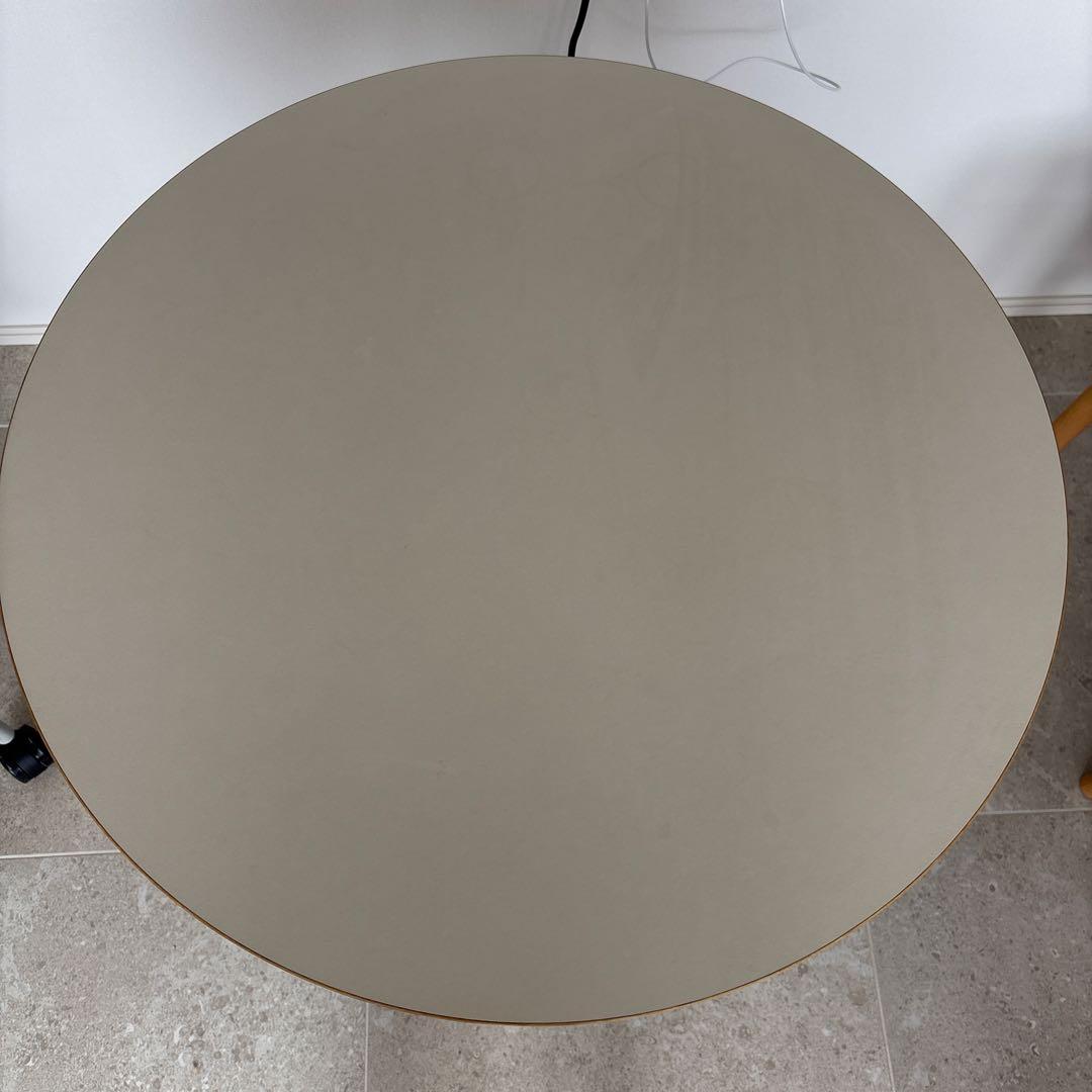 kanademono円形ダイニングテーブル グレー天板 ホワイト脚