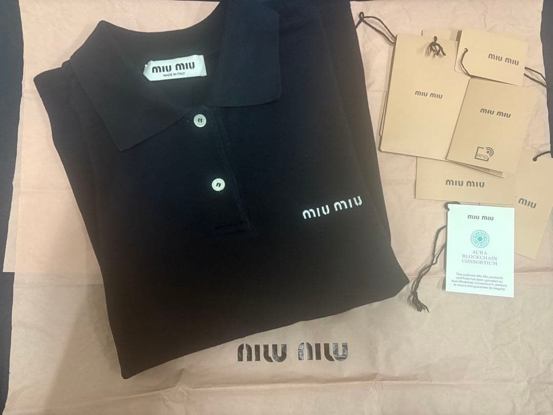メルカリ市限定値下げ！！　miumiu 24ss ポロシャツ s