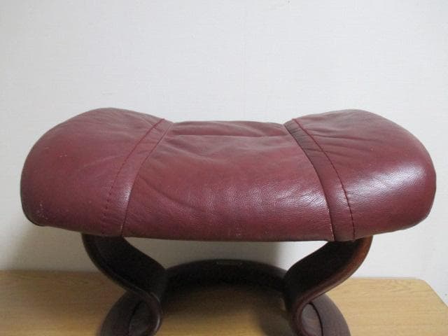 エコーネス　EKORNES　スツール　オットマン　椅子　本革　レザー　レッド系