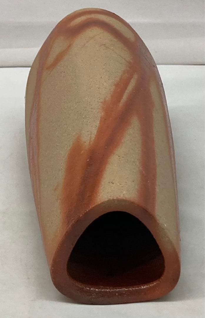 B117b  山本雄一造「備前　三方花入」共布共箱　山本陶秀の長男　緋襷　岡山