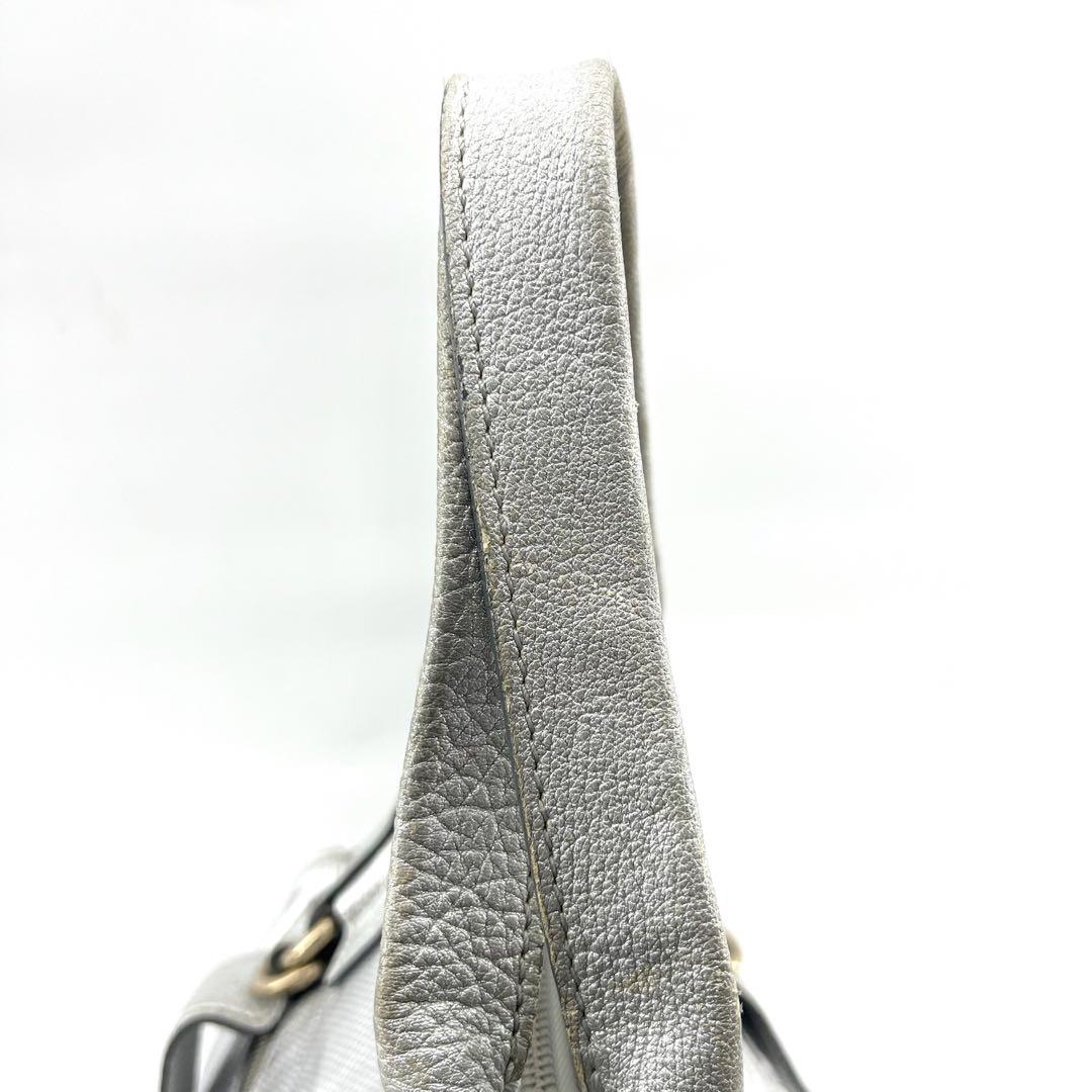 Chloe　ベイ　ハンドバック　肩掛け　シルバー　メタル　Y2K　シボ革