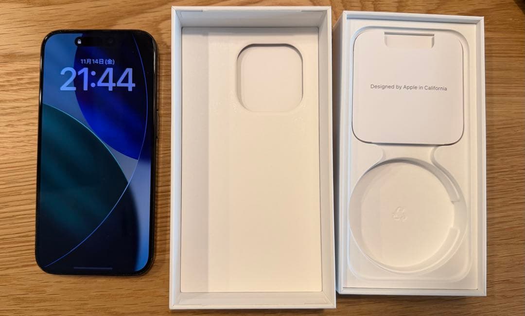 【即購入可】Apple iPhone 15 Pro ブラックチタニウム 本体