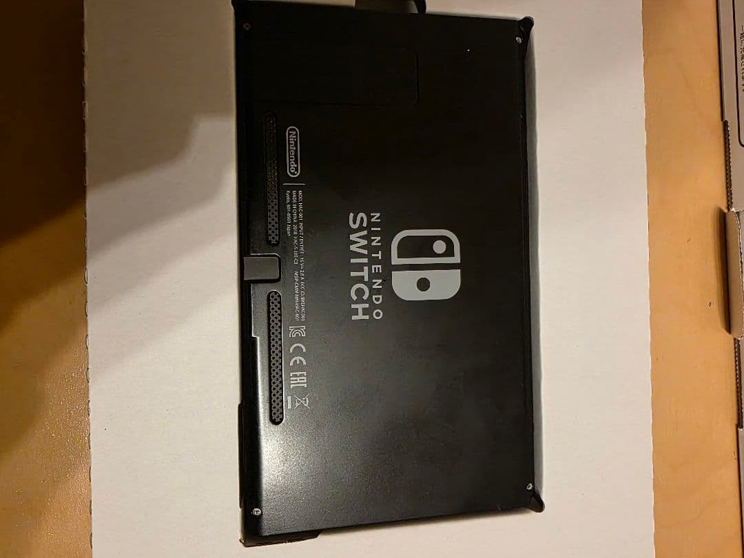 Nintendo Switch ネオンブルー・ネオンレッド本体