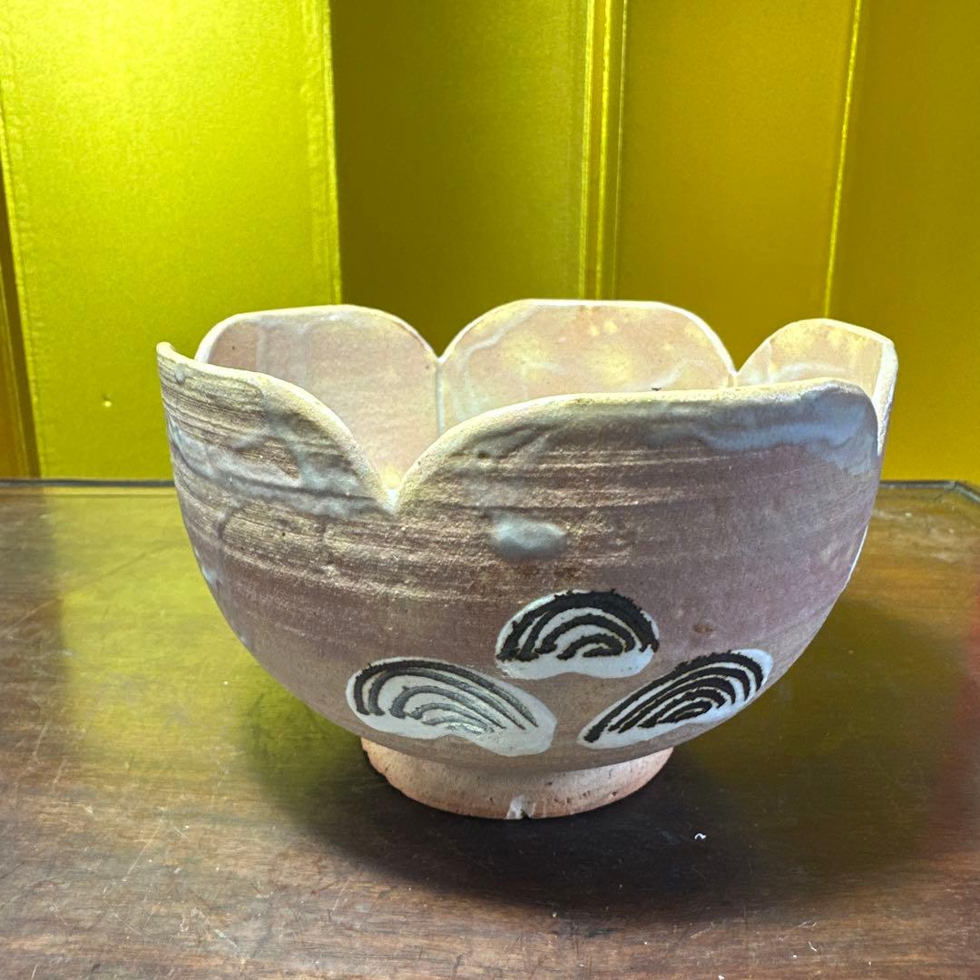 九谷焼　有田焼　清水焼　永楽、永楽善五郎、魚の絵柄 花びら型茶碗