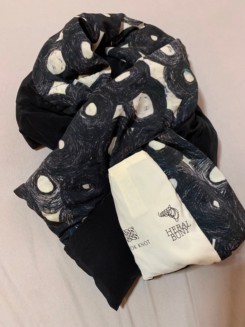 ヘラルボニー　マフラー