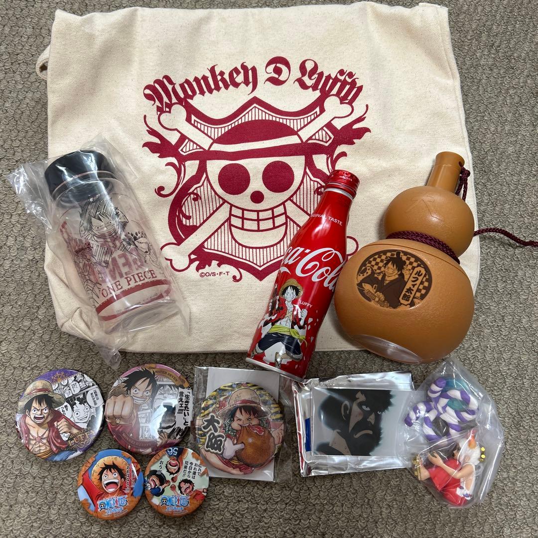 ①ワンピース　Hello, ONE PIECE コカコーラ　缶バッジ