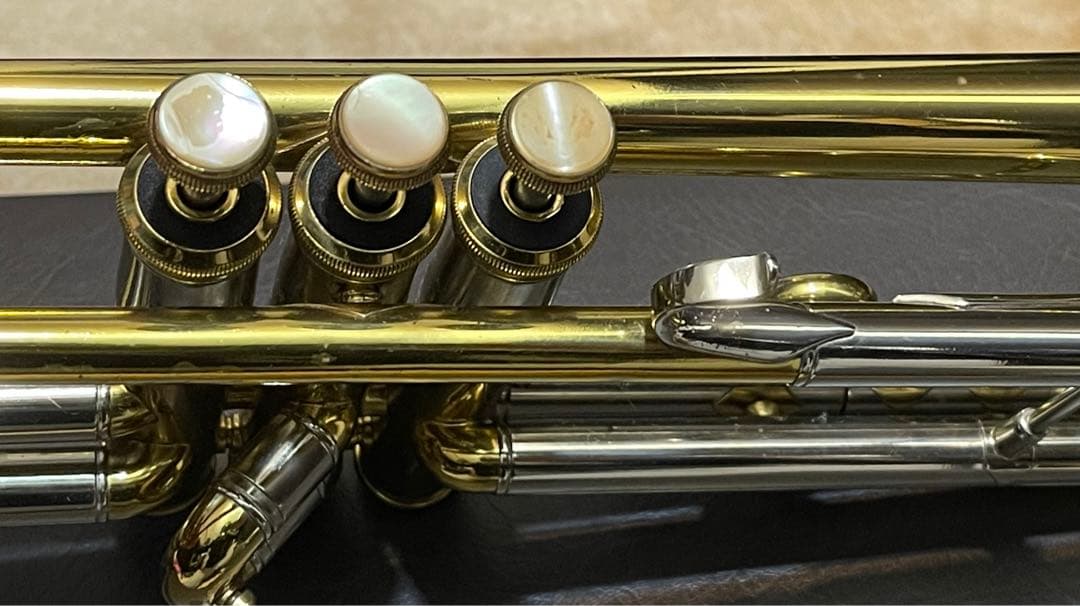 4桁 Bach Stradivarius New Yorkビンテージトランペット