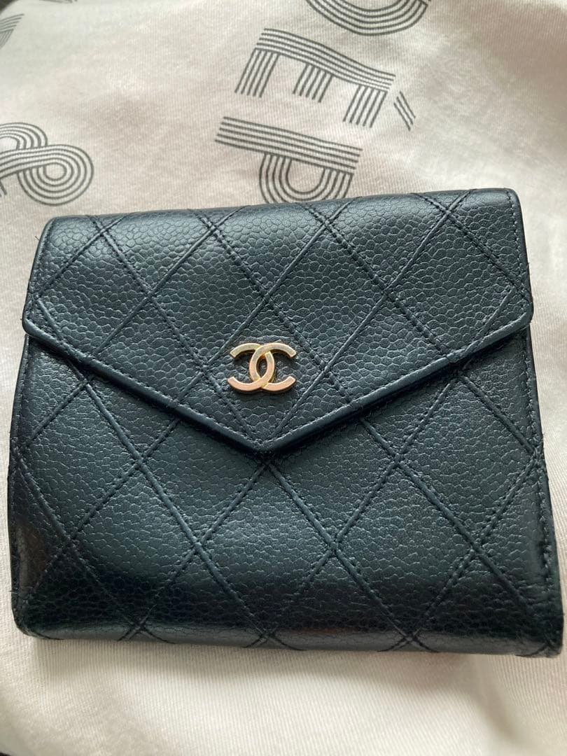 CHANEL ブラック キルティング 二つ折り財布