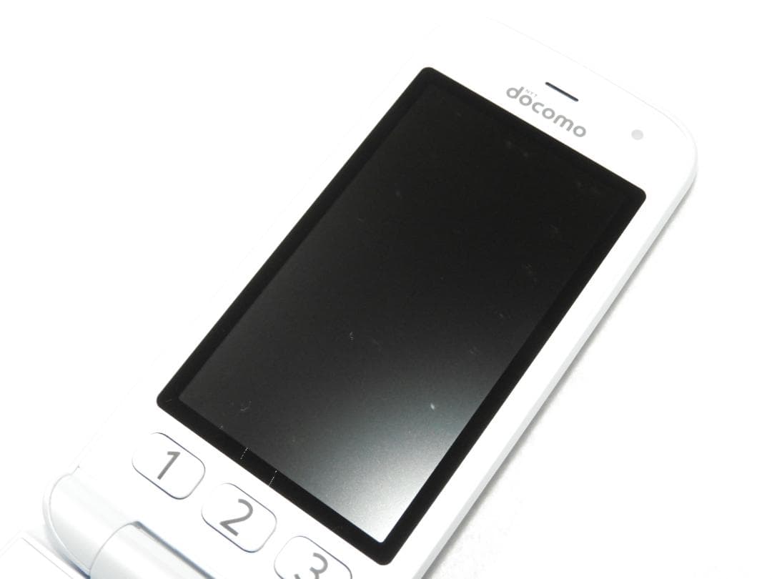 FCNT らくらくホン F-01M ホワイト docomo 4G LTE ガラホ