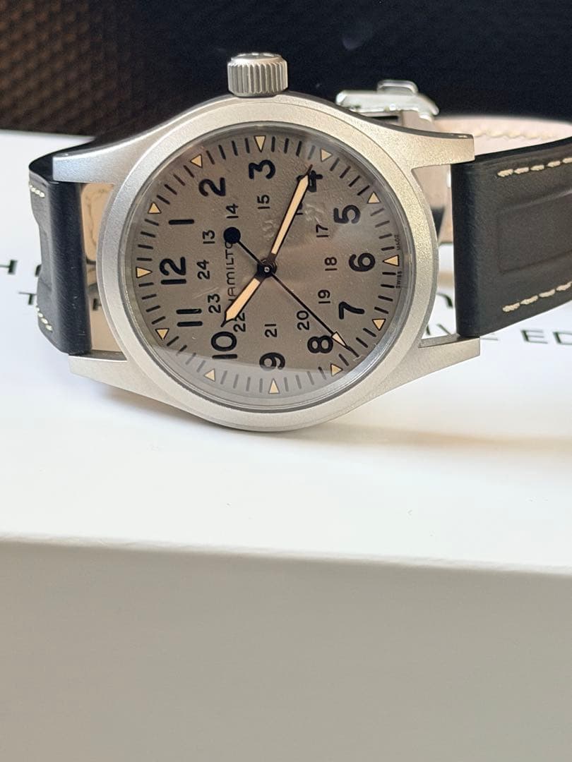 カーキ フィールド メカ 東京 キャットストリート エクスクルーシブエディション