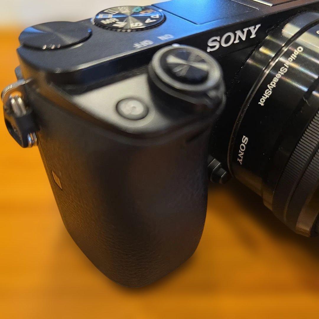 SONY α6000 ILCE-6000Y-B ダブルズームレンズキッド　ソニー