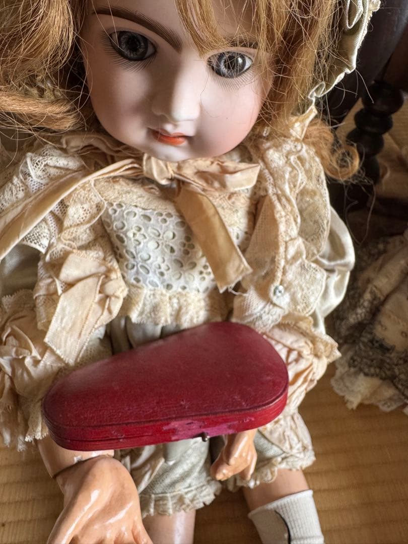 可愛い小さめイギリスアンティーク裁縫セットビスクドールのお持たせにも