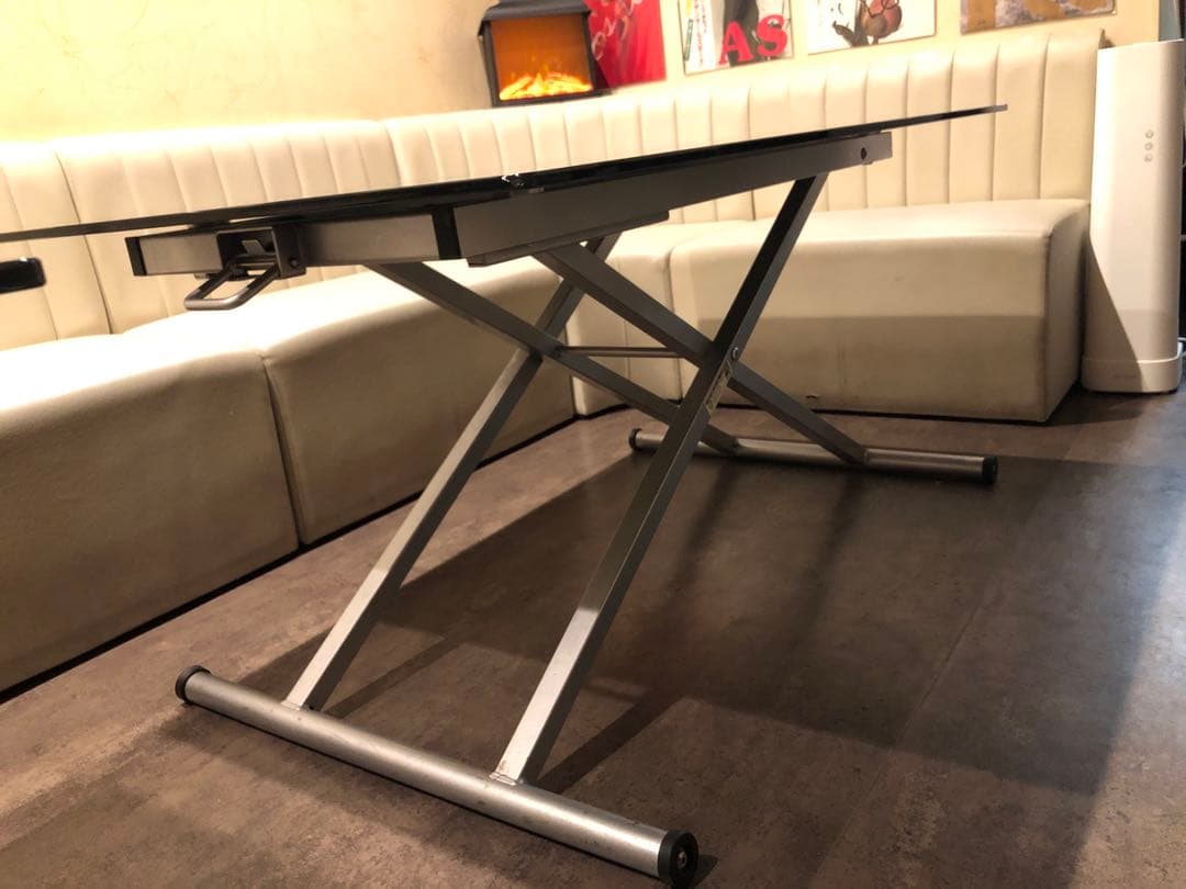 ガラステーブル（ブラック）無段階昇降式25cm〜75cm作業台にもおすすめ