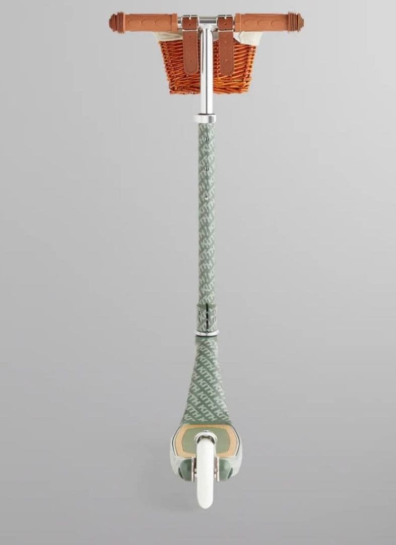 KITH BANWOOD コラボ 　完売品　スケーター　　キックボード