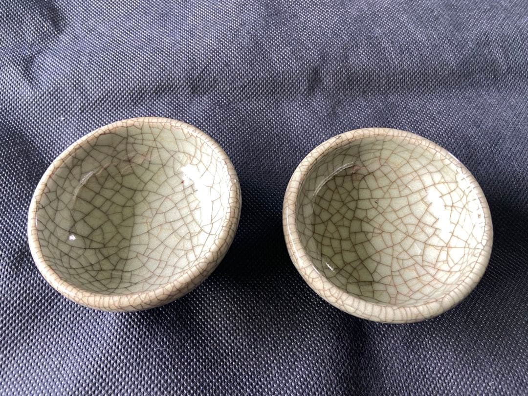 中国古美術品　清の時代　青磁　哥窯　茶盃　2客