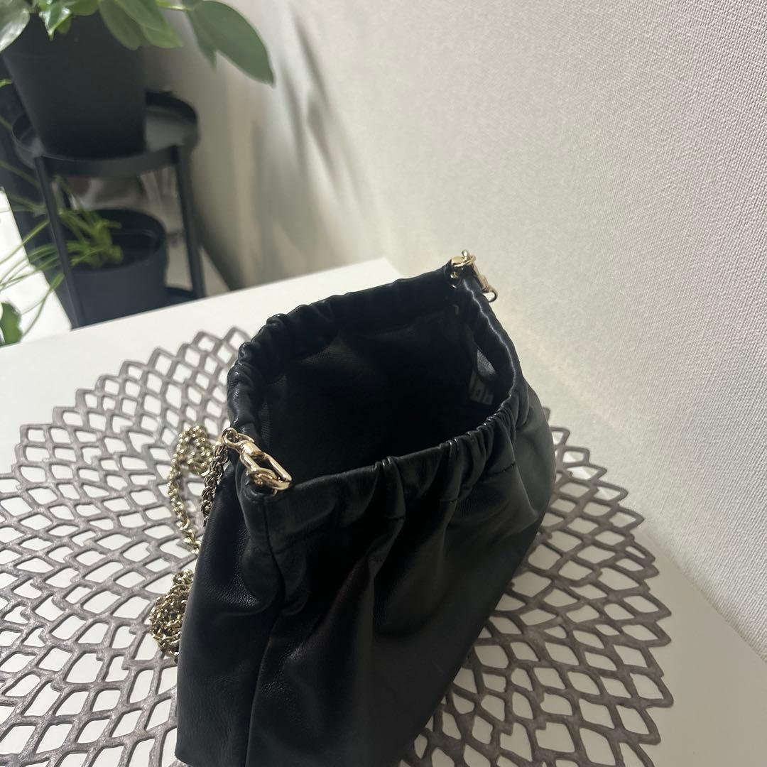 FURLA ブラック ショルダーチェーンバッグ